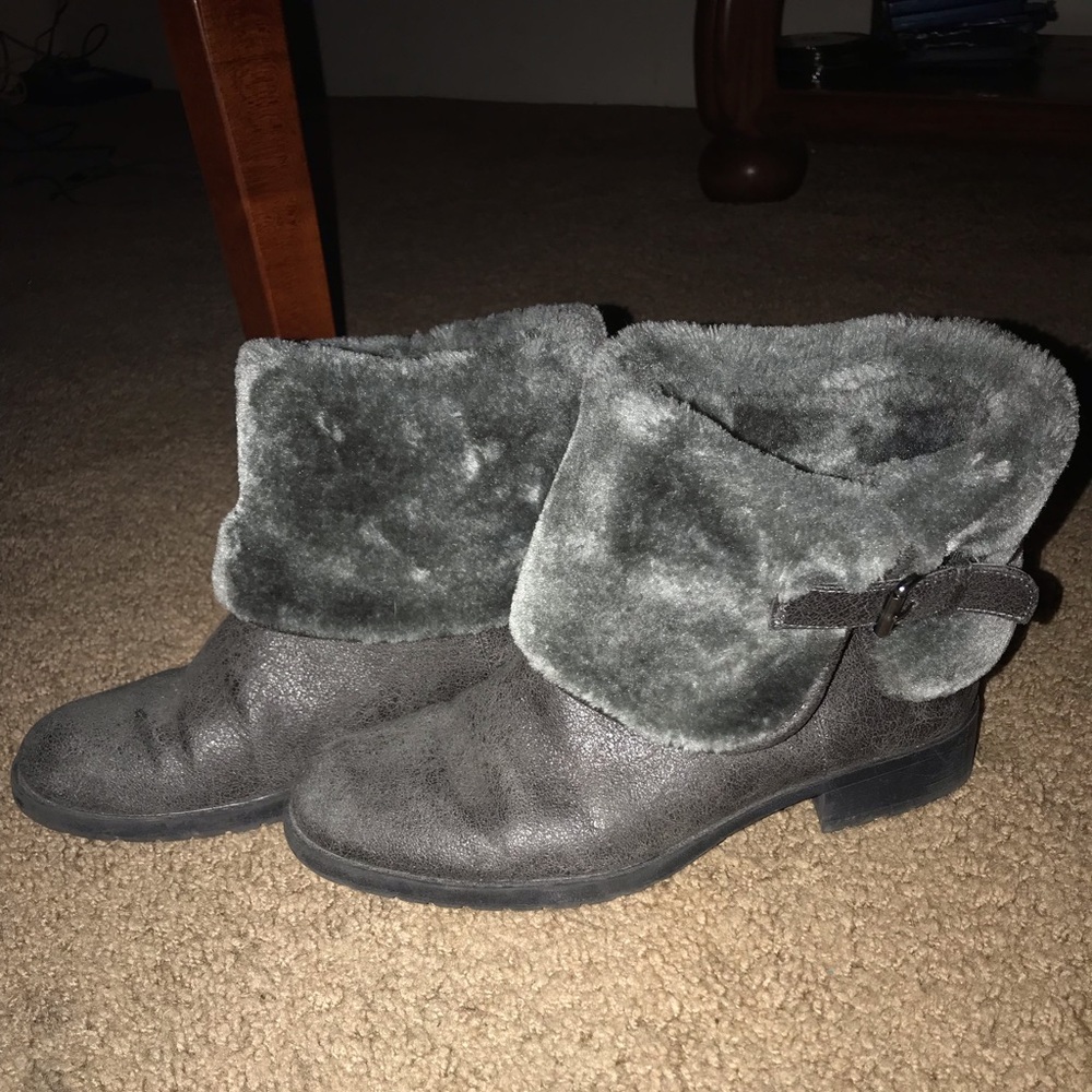 Boots - Picture 2 of 4